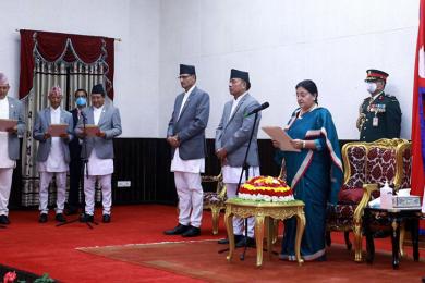 नवनियुक्त मन्त्रीहरुद्वारा शपथ
