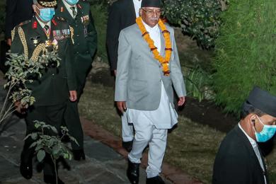 प्रधानमन्त्रीको शपथ लिन जब दाहाल दौरासुरुवालमा राष्ट्रपति निवास पुगे...