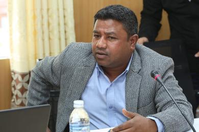 राजनीतिक दलद्वारा सांसदको भूमिका ‘प्यारालाइज’ भइरहेको छ : सांसद सन्तोष परियार