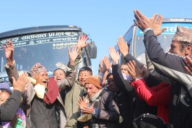 दिक्तेलको खाल्लेमा बस पुगेपछि...