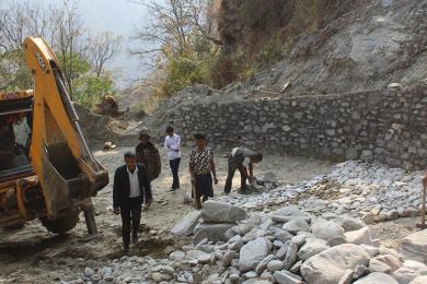 ‘ट्रयाक’ खुलेको १३ वर्षपछि सडक स्तरोन्नति थालियो