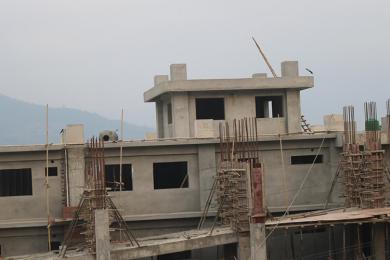 अन्तिम चरणमा पुगेपछि अस्पताल भवन निर्माण रोकियो