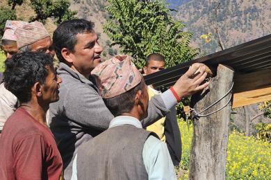 भूकम्पपीडितलाई एक हजार अस्थायी आवास निर्माण गर्दै कांग्रेस