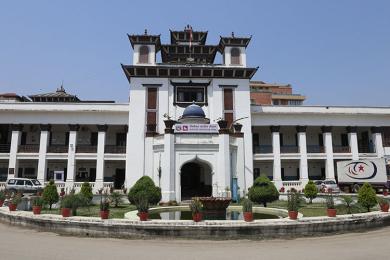मतदान केन्द्रमा क्यामरा, मोबाइल र अन्य निषेधित वस्तु रोक्न निर्देशन