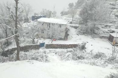 तेस्रोपटक हिमपात : तीन राजमार्ग बन्द, जनजीवन कष्टकर