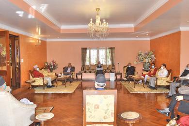 प्रधानमन्त्री ओली देउवा निवासमा