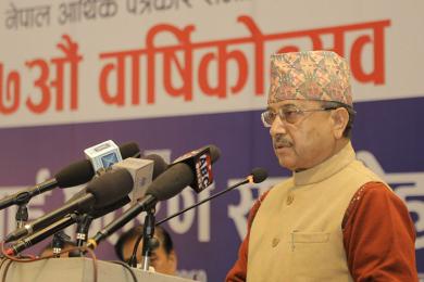 अर्थतन्त्र सुधारमा सरकार कटिबद्ध : कार्यवाहक प्रधानमन्त्री खड्का