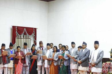 नवनियुक्त मन्त्रीहरुले लिए शपथ 