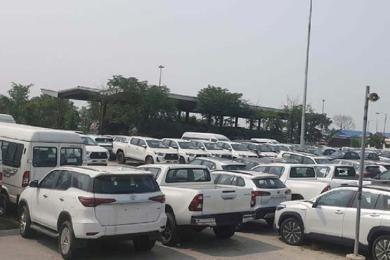 वीरगञ्ज नाकाबाट चारपांग्रे सवारीको आयात घट्यो 