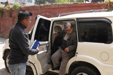माओवादी केन्द्रको पदाधिकारी बैठकः उपाध्यक्ष महरा पक्राउबारे छलफल