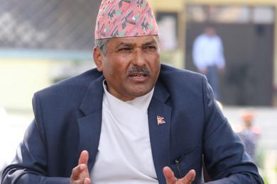 राष्ट्र बैंकले बैंकिङ क्षेत्र ढल्न दिँदैन : गभर्नर अधिकारी