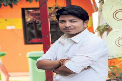 गायक सपुतलाई आदर्श सम्मान 