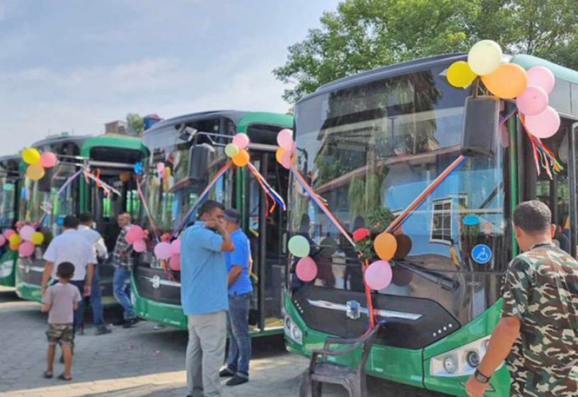 इटहरीमा सुरुभयो बिजुली बस सेवा