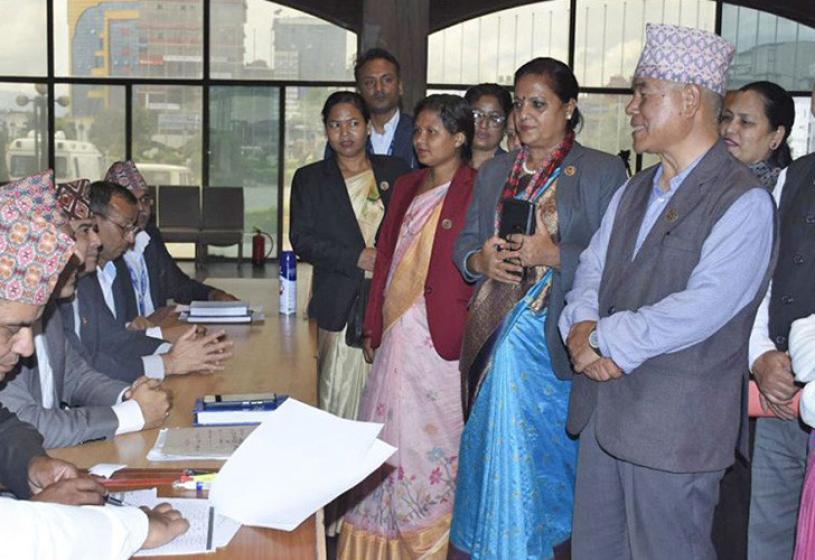 पुष्पा भुसालको उपसभामुखमा उम्मेदवारी दर्ता 