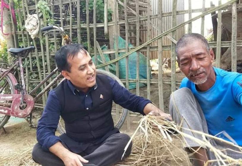 भोट माग्दै घरघरमा महामन्त्री शर्मा