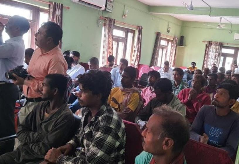 ५ महिनादेखि भारतमा बन्धक बनाइएका २८ जना नेपाली मजदुरकाे उद्धार